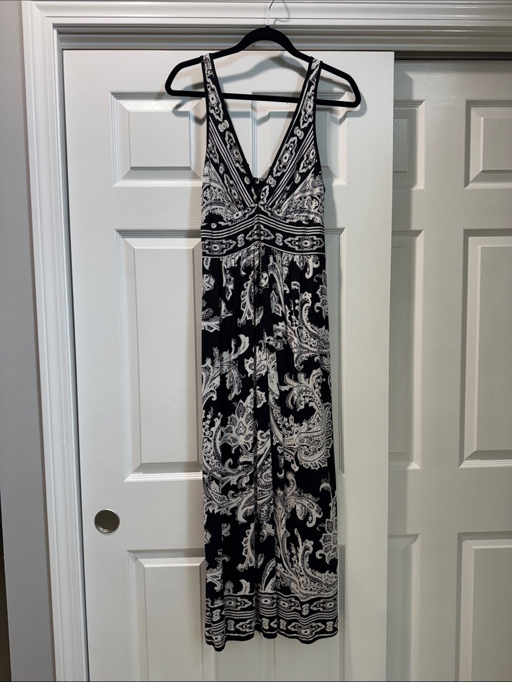 Angie black and white maxi dress large